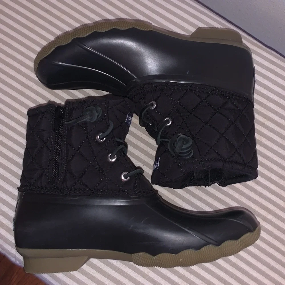 Sperry Saltwater Quilted Winter Boots Size 4
